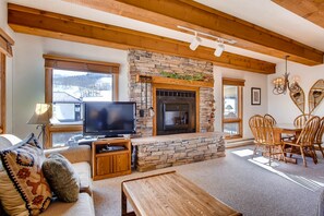 Condo, 2 Bedrooms | Living area - Spacious 2 Br Unit With Completely Updated Kitchen 2 Bedroom Condo - No Cleaning Fee! by RedAwning (Crested Butte)