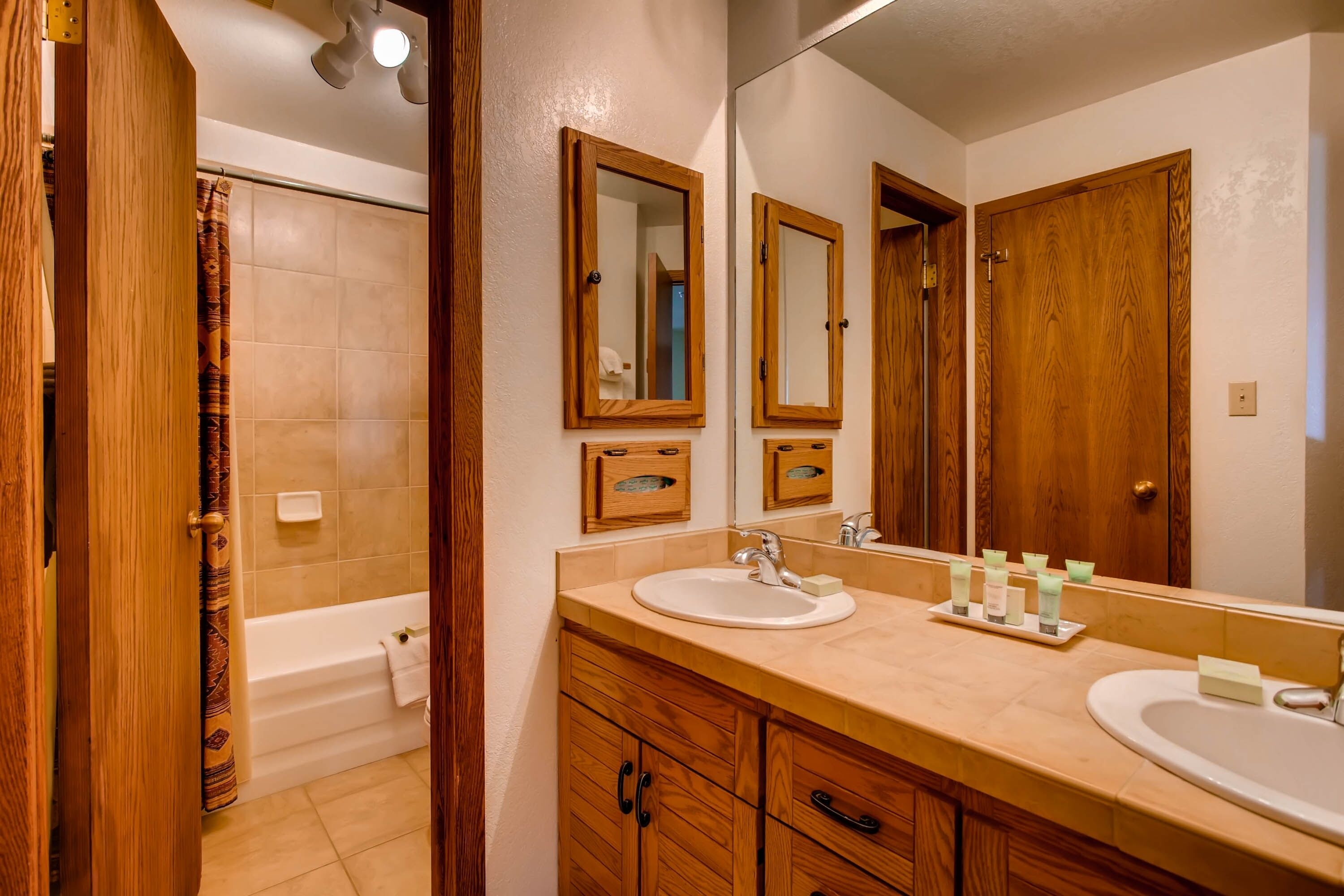 Condo, 2 Bedrooms | Bathroom | Towels