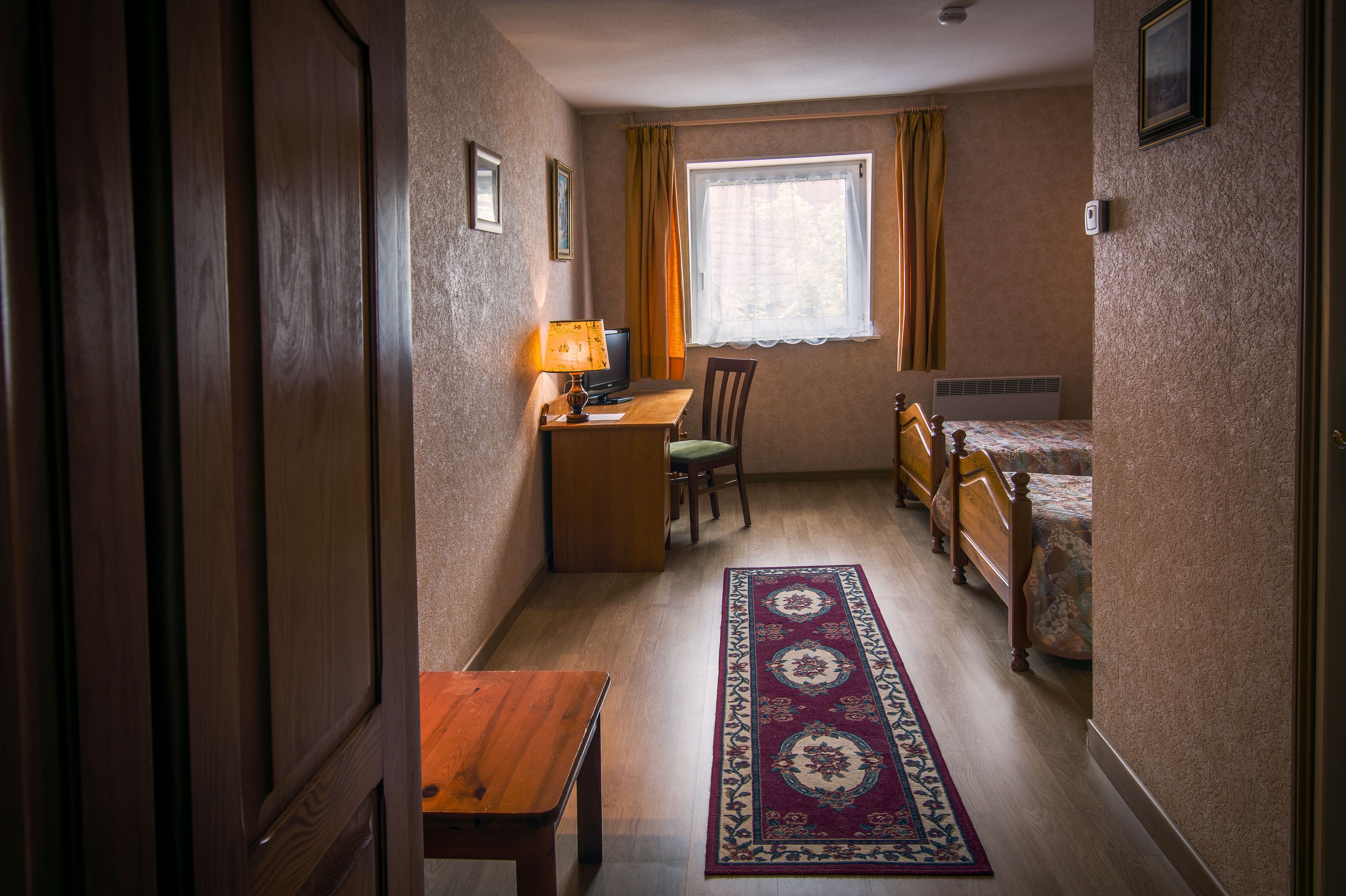 standard twin room, 2 single beds, non smoking | 1 bedroom, desk, free wifi, bed sheets