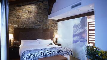 Habitació doble | Minibar, caixa forta a l'habitació i decoració individual