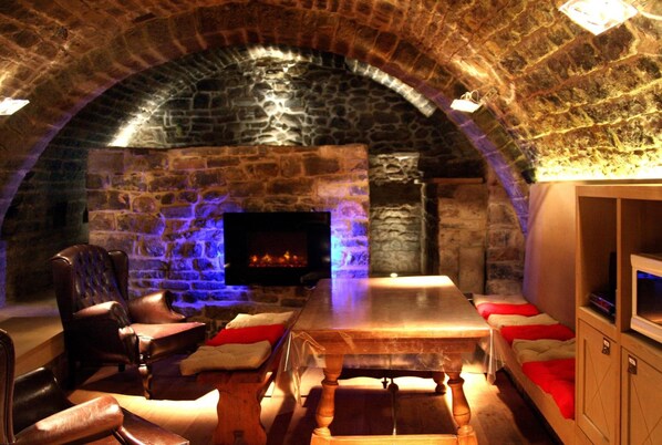 Flat-screen TV - Hotel Los Siete Reyes (Ainsa)