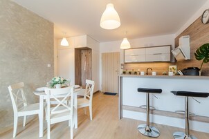 Apartment, Multiple Beds, Non Smoking (Turkus) | Private kitchen | Fridge, stovetop, espresso maker, coffee/tea maker