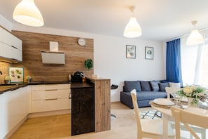 Apartment, Multiple Beds, Non Smoking (Turkus) | Private kitchen | Fridge, stovetop, espresso maker, coffee/tea maker