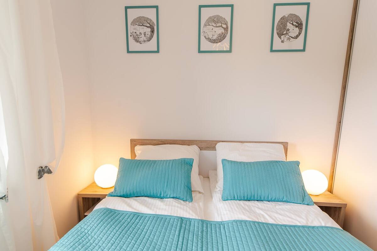 Apartment, Multiple Beds, Non Smoking (Turkus) | 1 bedroom, blackout drapes, iron/ironing board, free WiFi