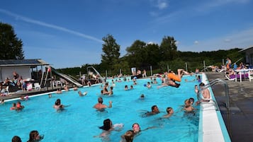 Piscine extérieure (ouverte en saison)