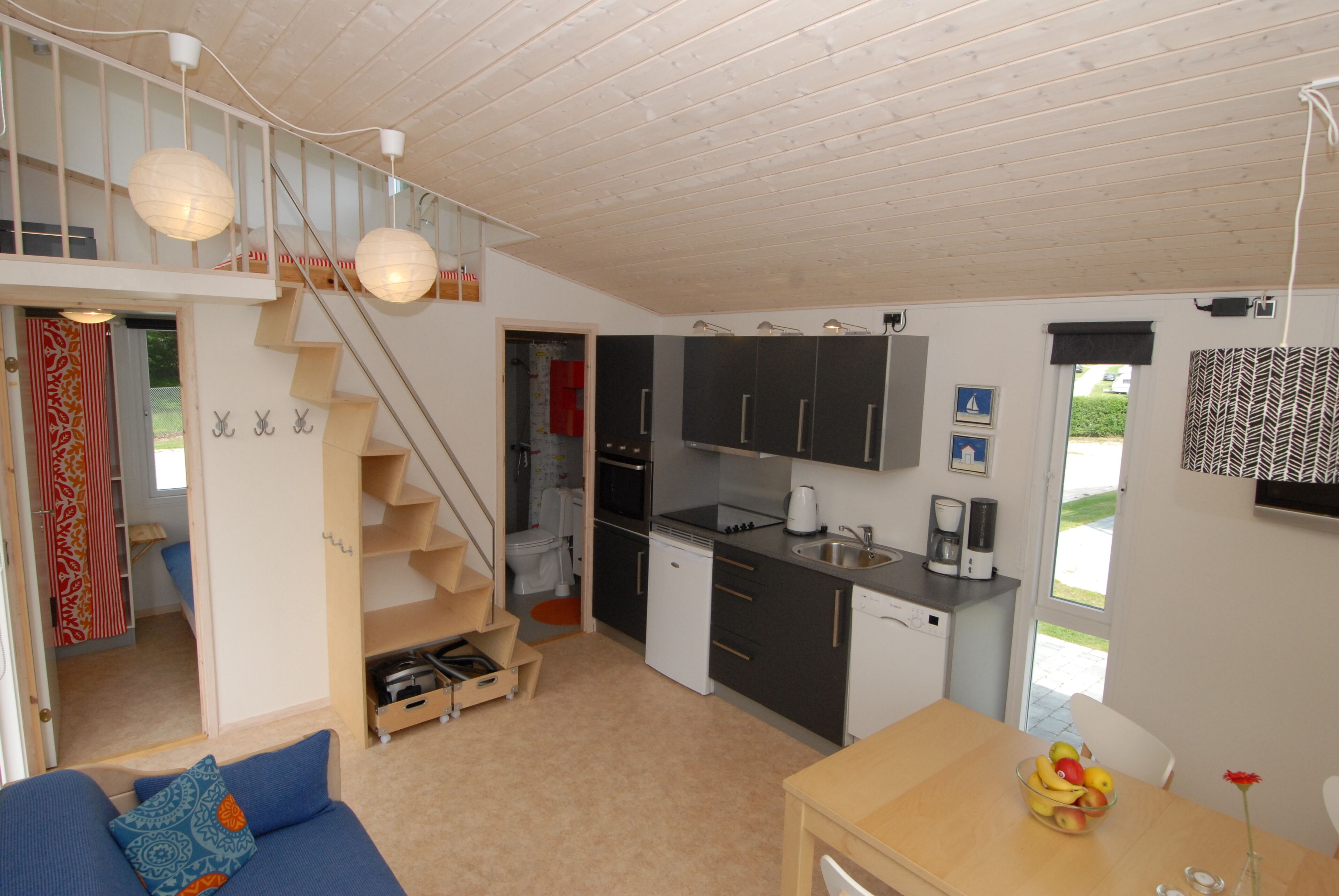 Superior Cabin, Balcony | Private kitchen | Microwave