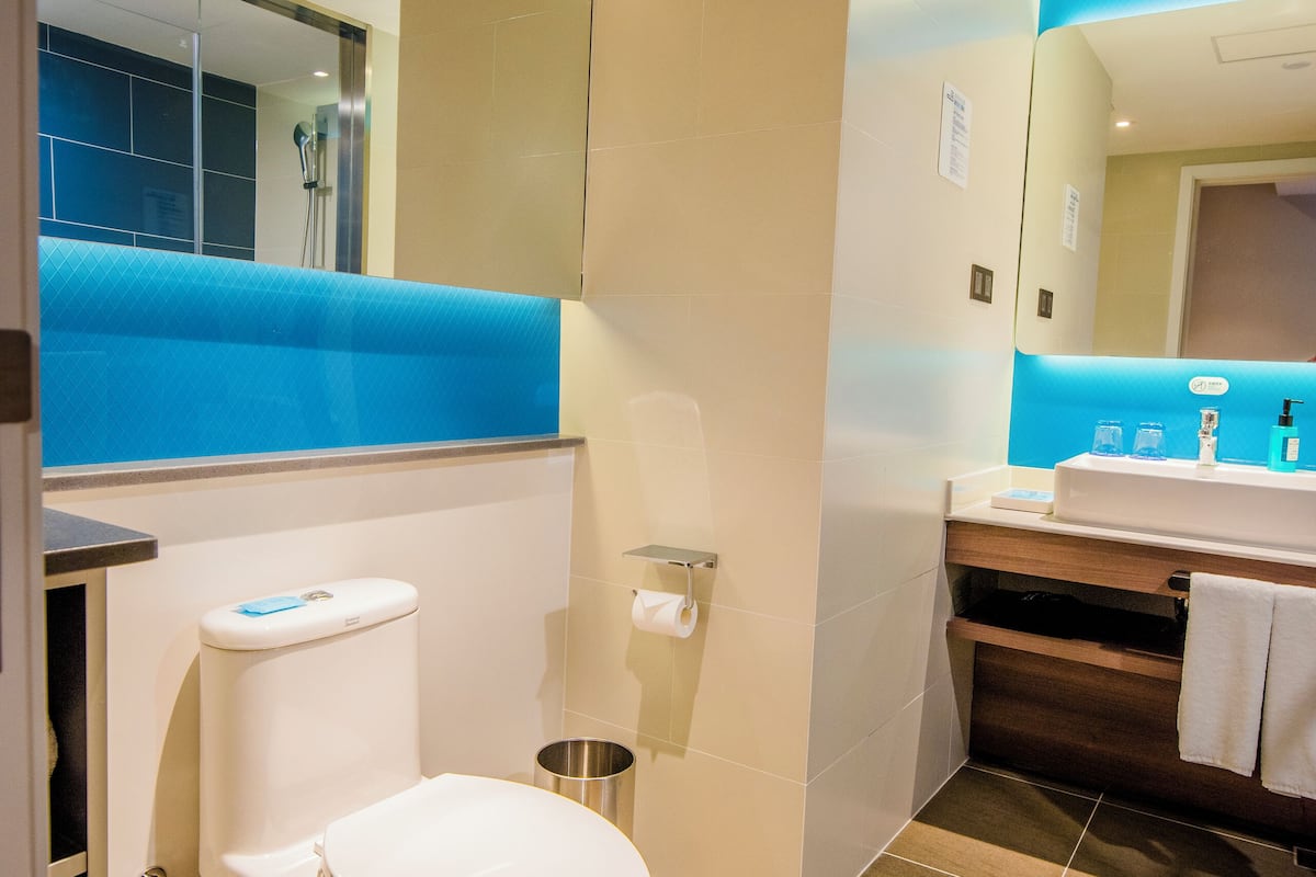 Standard Room | 1 bedroom, in-room safe, desk, soundproofing