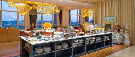 Free daily buffet breakfast