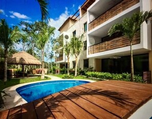 Sundeck