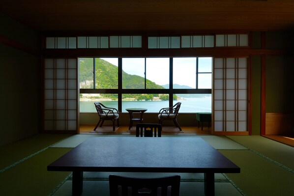 Traditionellt rum - icke-rökare - delat badrum (Japanese Style Corner, Ocean View) | Utsikt från rummet