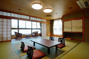 Traditionelt værelse - ikke-ryger - fælles badeværelse (Japanese Style Corner, Ocean View) | Gratis Wi-Fi, sengetøj