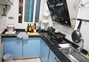 Comfort-Apartment | Eigene Küche | Großer Kühlschrank, Wasserkocher, Reiskocher