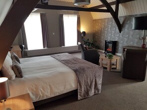 Suite | Minibar, desk, blackout curtains, free WiFi - Herberg Welgelegen (Valkenburg)