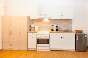 Apartment | Private kitchen | Fridge, oven, stovetop, coffee/tea maker - Glyfada Square Modern And Cozy Apartment (Glyfada)