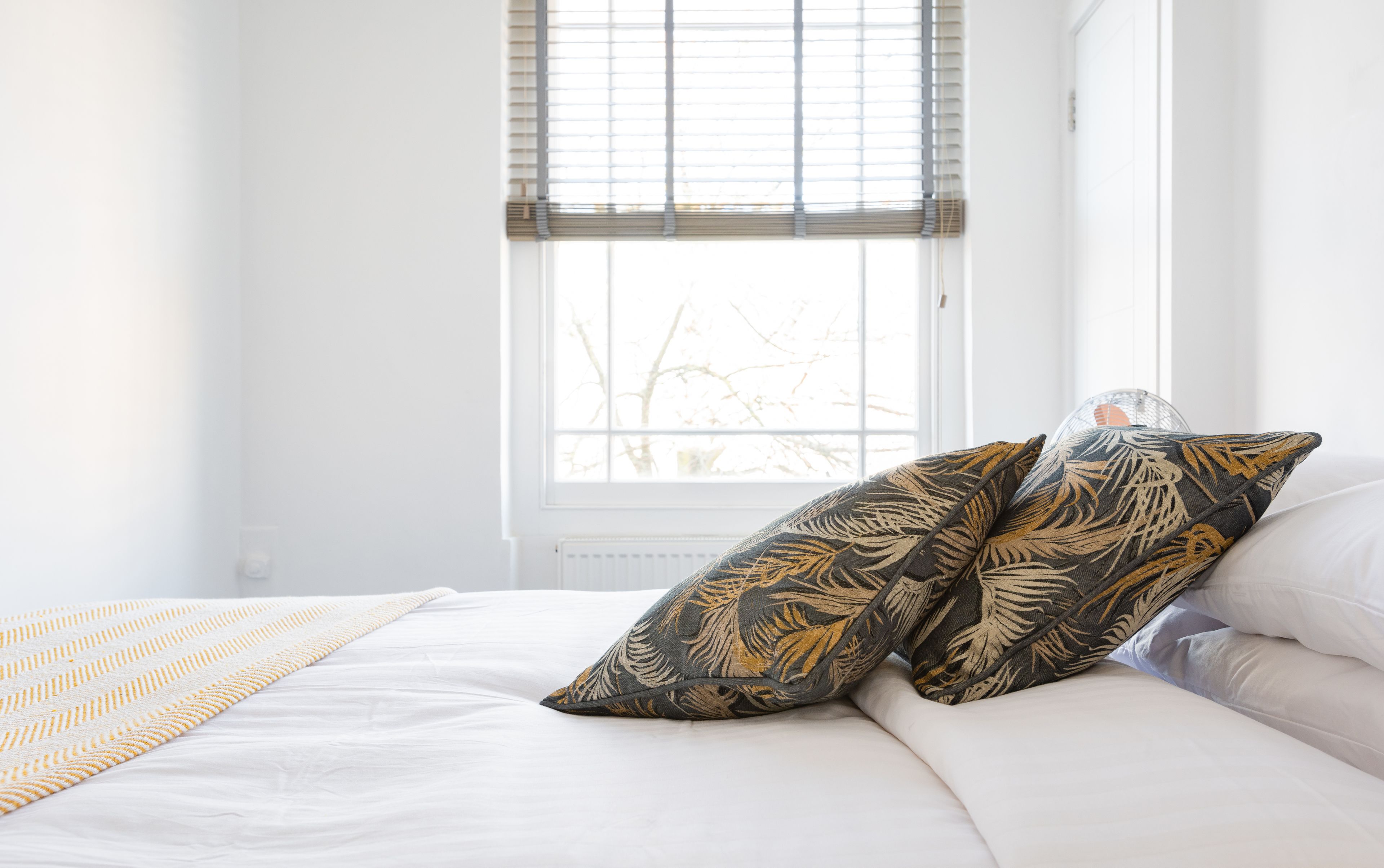 4 عدّة غرف نوم وبديكورات فريدة لكل غرفة وطراز فريد لكل وحدة