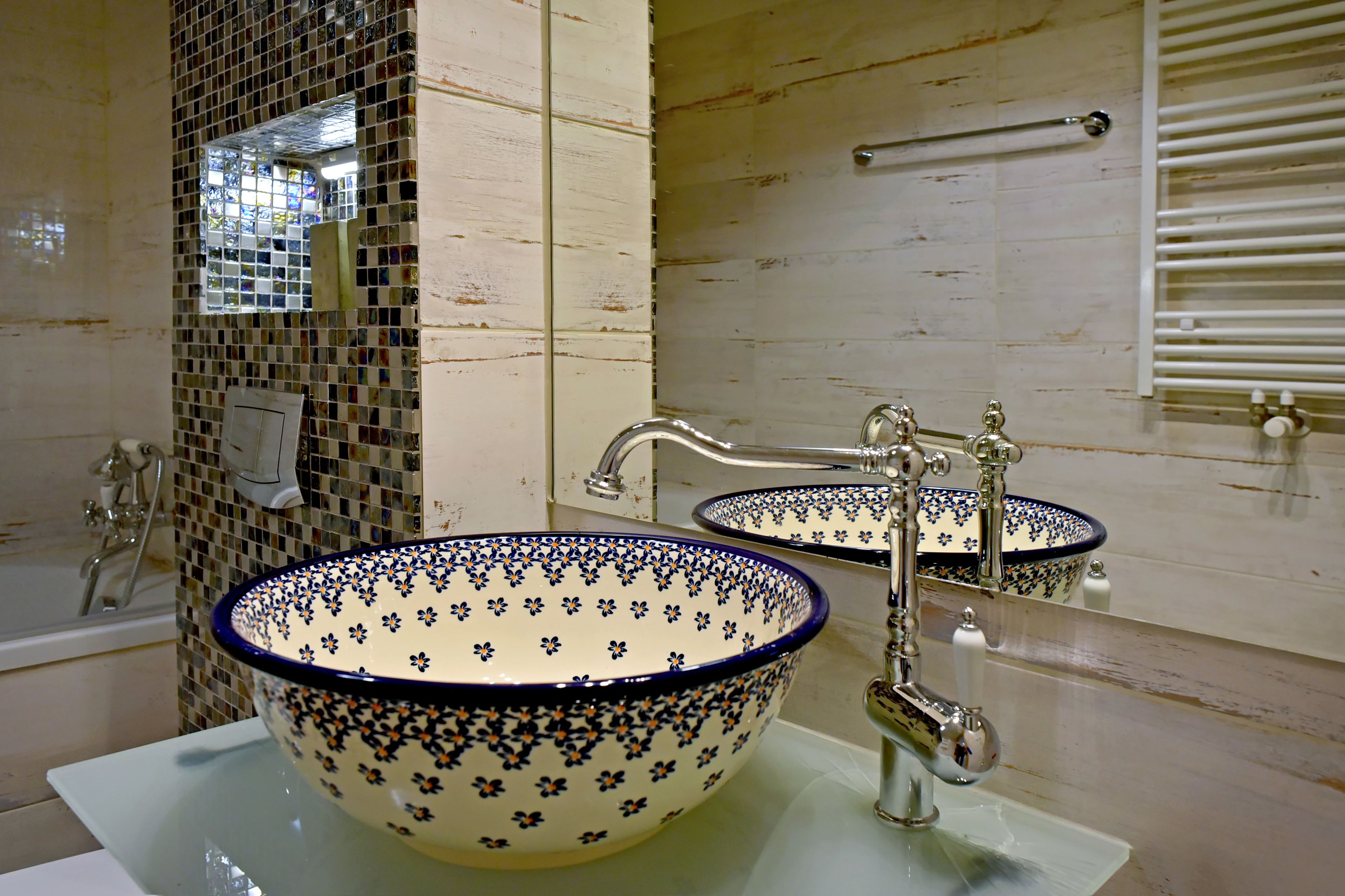 Superior Double or Twin Room (3) | Bathroom | Free toiletries, hair dryer, towels