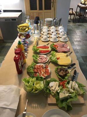 Daily buffet breakfast for a fee - Dali ApartHotel (Koszalin)