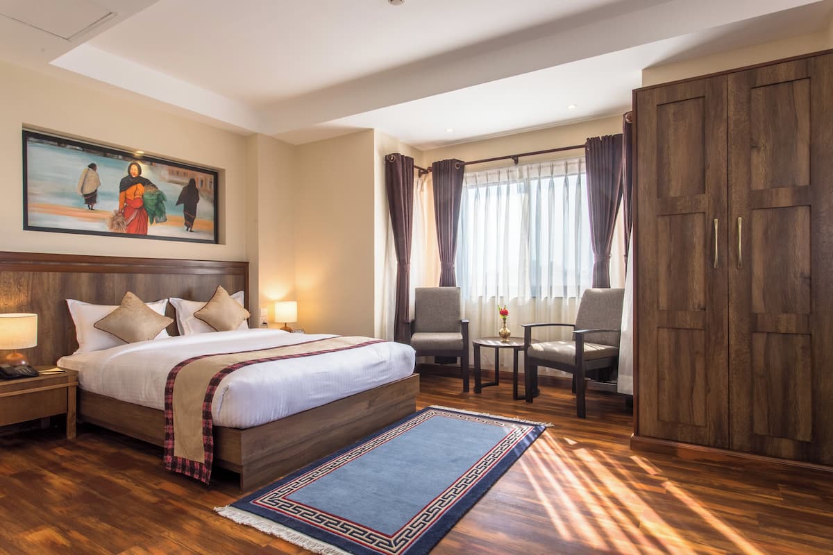 Deluxe Room | In-room safe, rollaway beds (surcharge), WiFi (free), bed sheets