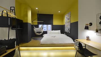 Premium bedding, down comforters, minibar, in-room safe