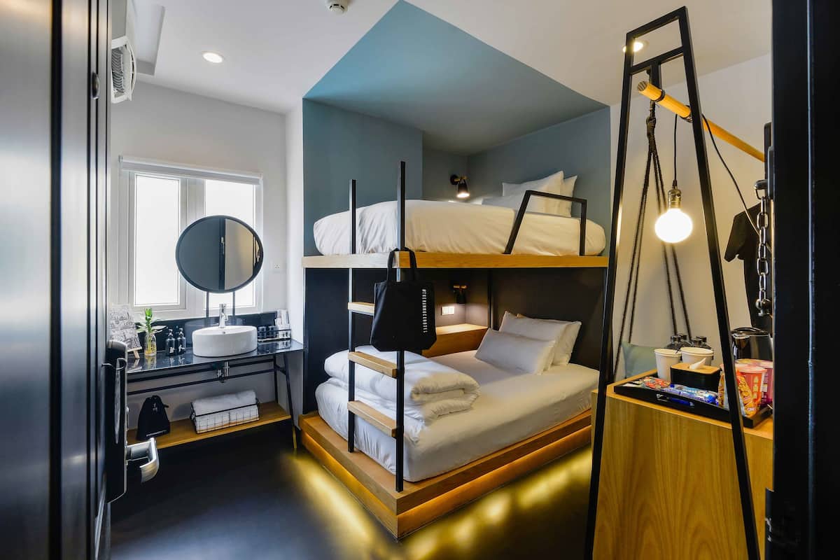 Habitación con 2 camas individuales (Cozy Nest) | Ropa de cama de alta calidad, edredón y minibar