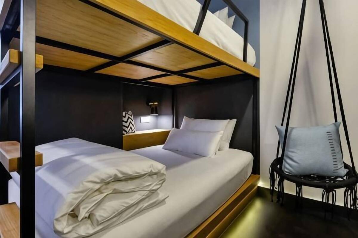 Premium bedding, down duvets, minibar, in-room safe