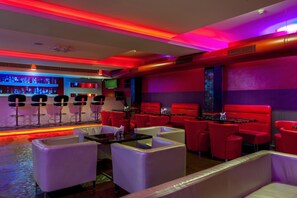 Bar (on property) - Saaral Residency (Chennai)