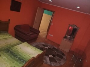 Caja de seguridad en la habitación, insonorización y wifi gratis 