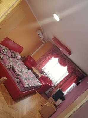 Tremannsrom | Safe på rommet, lydisolert, wi-fi (inkludert) og sengetøy