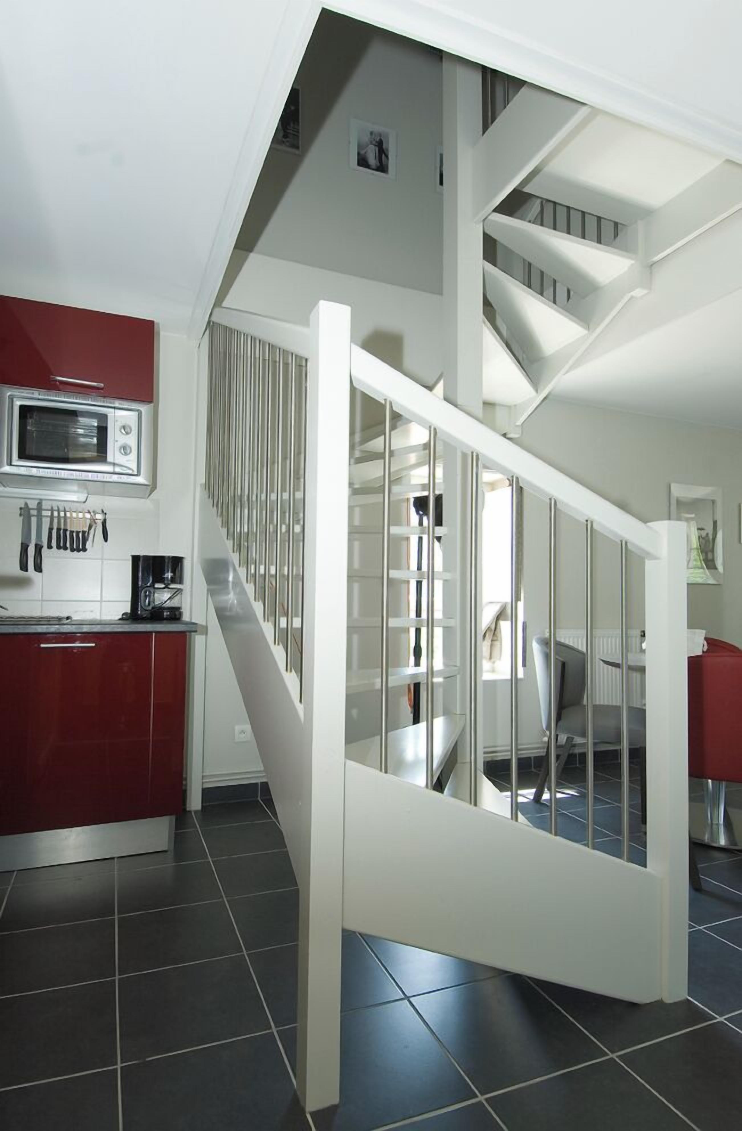 Duplex Luxe | Private kitchen | Fridge, microwave, oven, stovetop