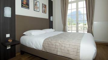 Con stile personalizzato, con arredamento individuale, tende oscuranti