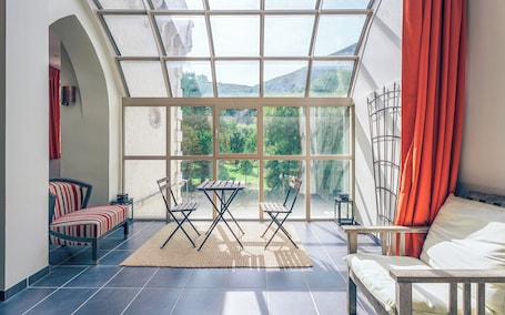 Suite Signature | Terrace/patio. Tempologis - Chateau de la Rochette