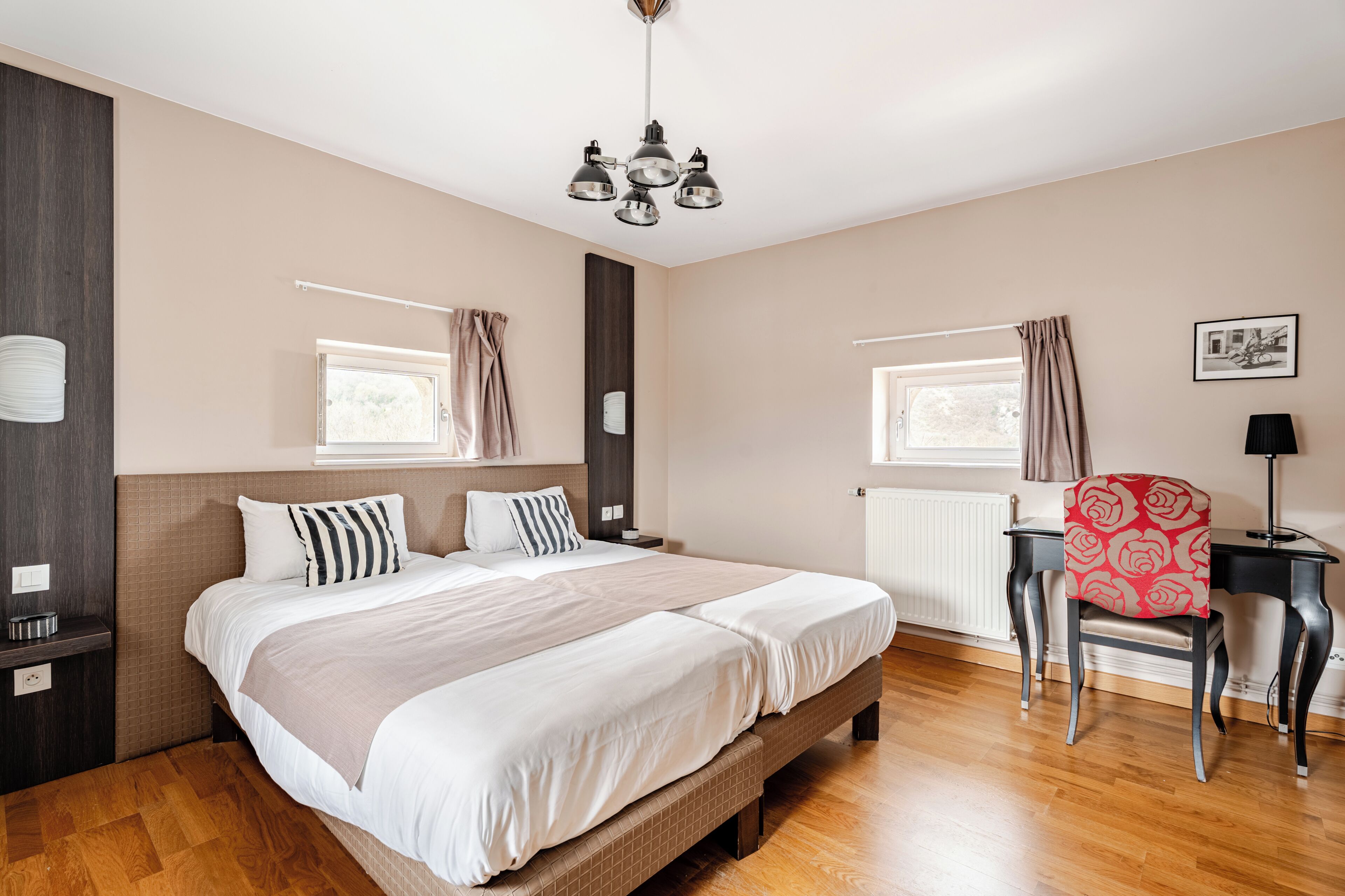 Duplex Luxe | Individuelt dekorert, individuelt innredet og blendingsgardiner