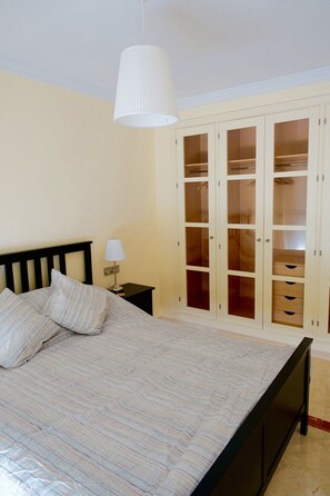 Apartment, 3 Bedrooms, Non Smoking | 3 bedrooms, iron/ironing board, free WiFi, bed sheets