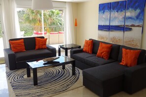 Apartment, 3 Bedrooms, Non Smoking | Living room | Flat-screen TV