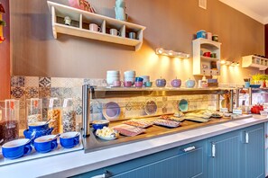 Free daily buffet breakfast  - Hotel Villa Seeschlösschen (Heringsdorf)