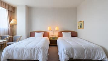 Iron/ironing board, bed sheets