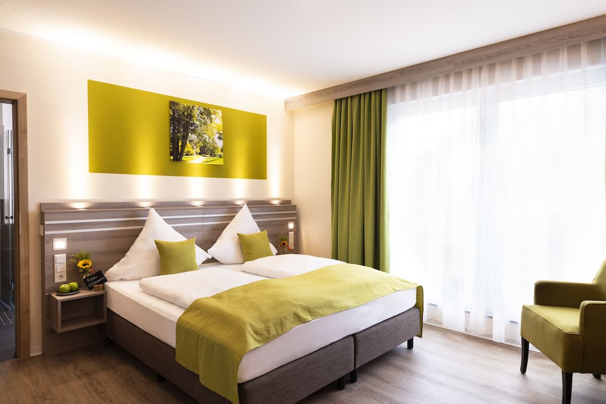 1 bedroom, hypo-allergenic bedding, in-room safe, desk