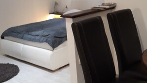 Deluxe Apartment | WiFi (free), bed sheets - Apartments (Mostar)