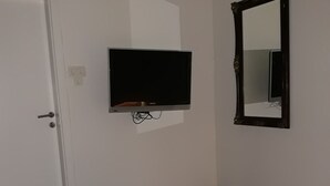 Deluxe Apartment | Television - Apartments (Mostar)