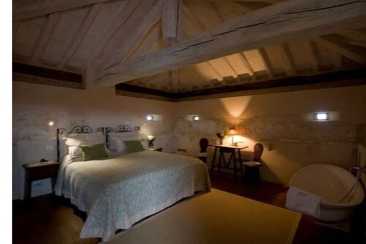 Suite | Premium bedding, minibar, in-room safe, individually decorated