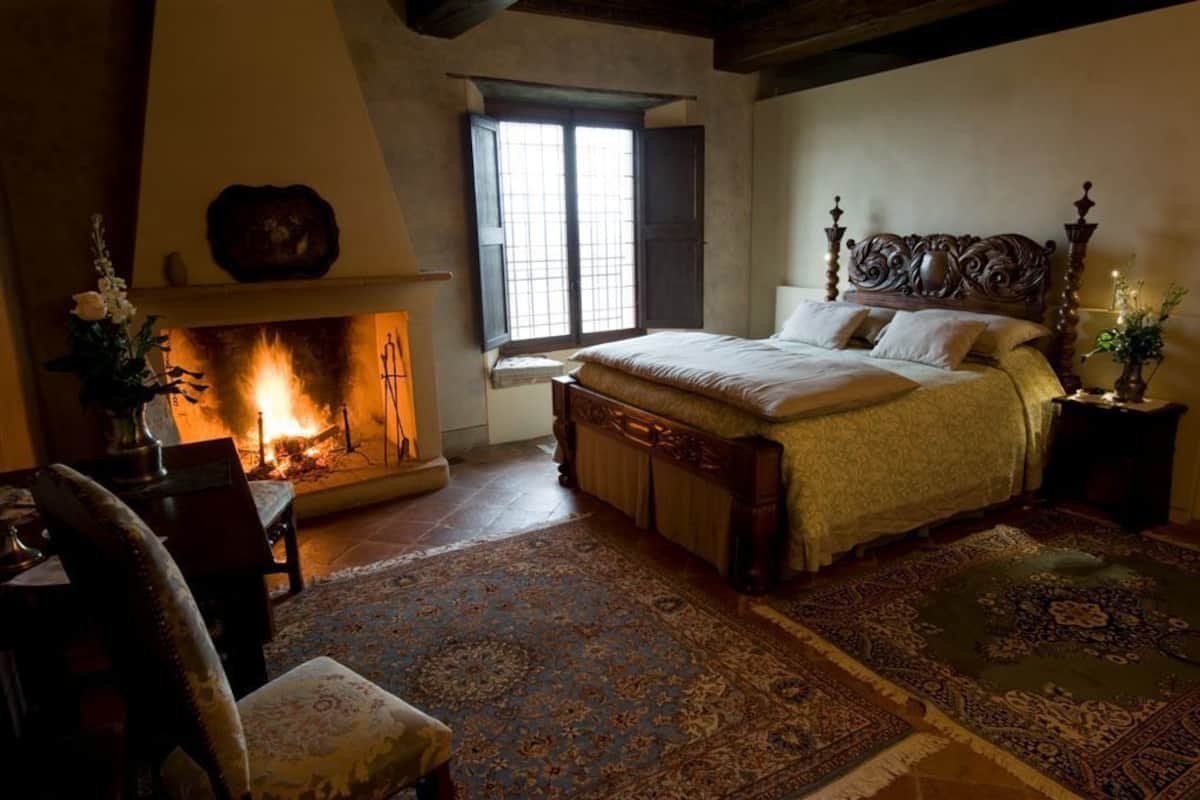 Superior Double Room | Premium bedding, minibar, in-room safe, individually decorated