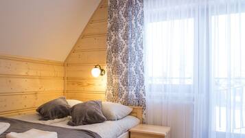 2 bedrooms, desk, soundproofing, iron/ironing board