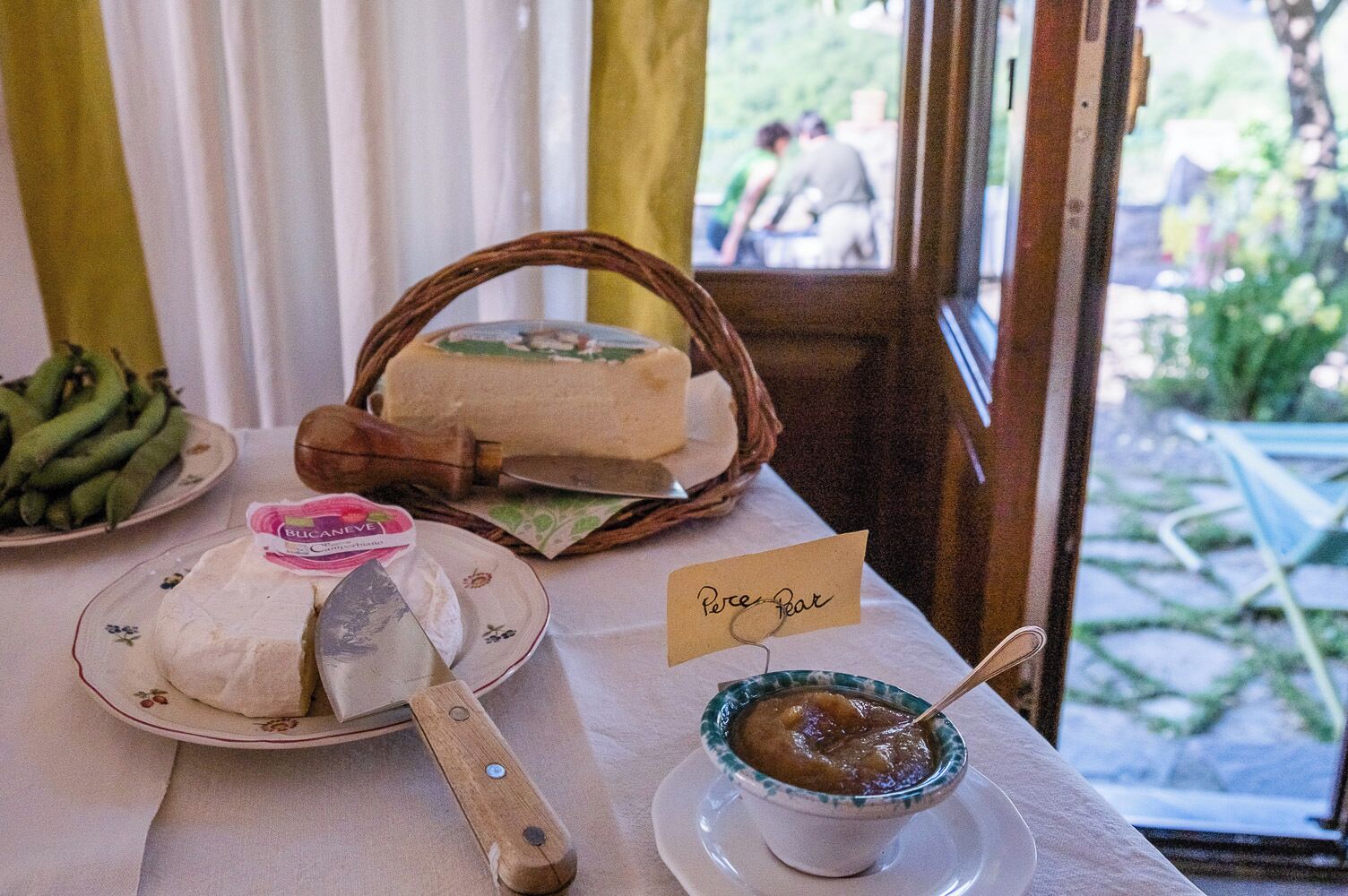 Desayuno buffet (EUR 12 por persona) 