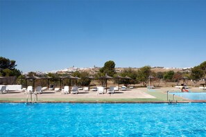 Seasonal outdoor pool - Hotel Mesón de la Molinera (Arcos de la Frontera)