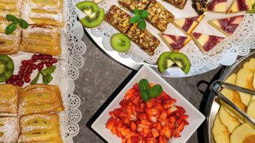 Sarapan prasmanan