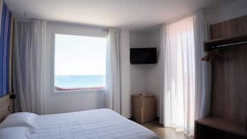 Doppel- oder Zweibettzimmer | Minibar, Zimmersafe, Verdunkelungsvorhänge, Bügeleisen/Bügelbrett