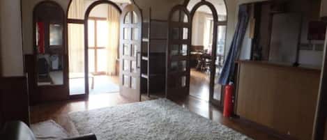 Private Vacation Home | Living area | Flat-screen TV