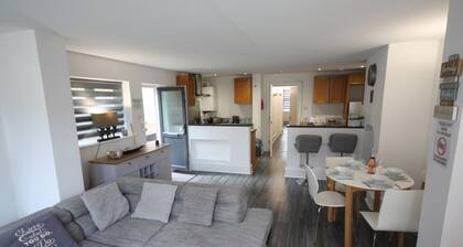 Bournemouth Holiday Let With Hot Tub & Sauna