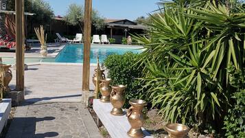 Outdoor pool, sun loungers