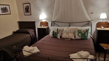 Classic-Doppel- oder -Zweibettzimmer, Hügelblick